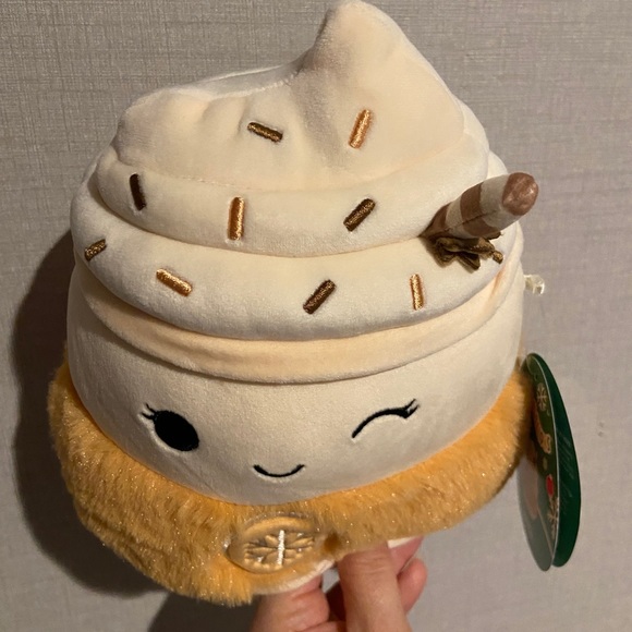 Squishmallow Joyce the Eggnog - Picture 4 of 5